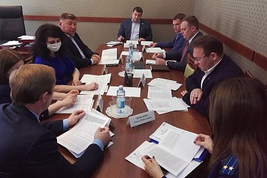 Депутаты поддержат уязвимые отрасли новыми льготами 